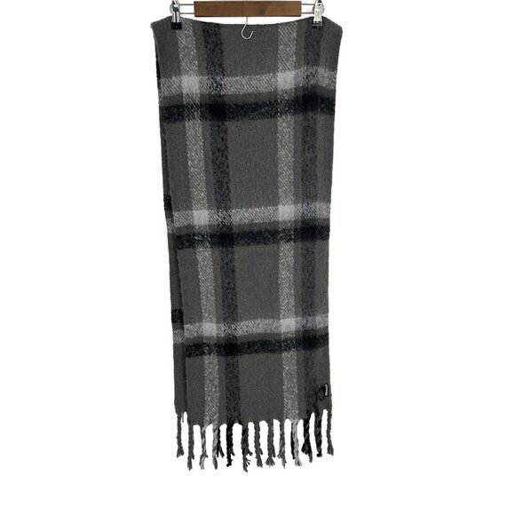 Steve Madden Plaid Scarf Wrap 76" X 15" Black Gray Soft Fuzzy Oversize - Picture 2 of 4